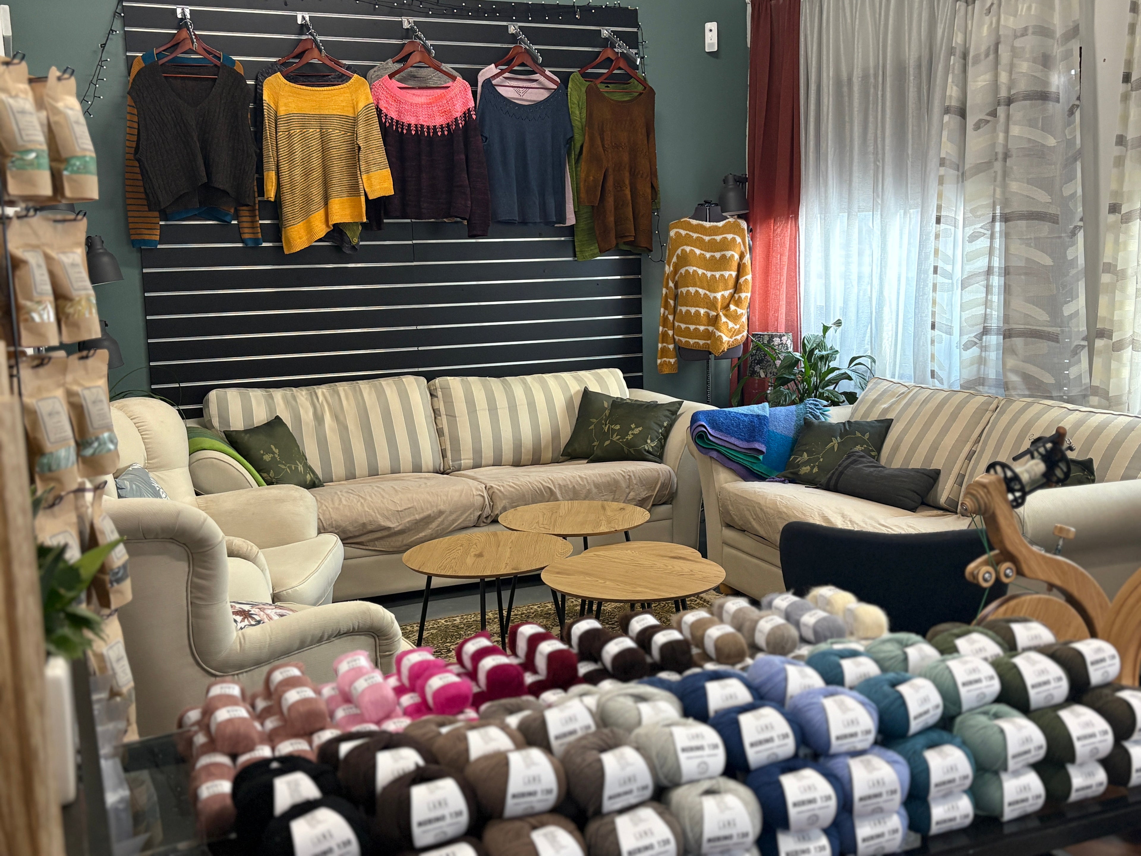 Tervetuloa Käsityöläisten olohuoneeseen – Säikeen Keravan puodin ovet aukeavat!