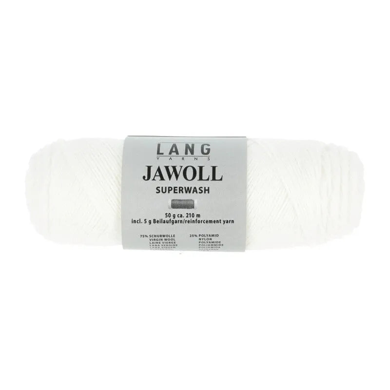 Lang Yarns Jawoll – Sukkalankojen klassikko ja kestävyyden salaisuus.
75 % puhdasta uutta villaa (Patagonian Corriedale), 25 % polyamidia
50 g = n. 210 m (Fingering-vahvuus)
Kerän sisällä on 5 gramman vahvikelankarulla samassa sävyssä.