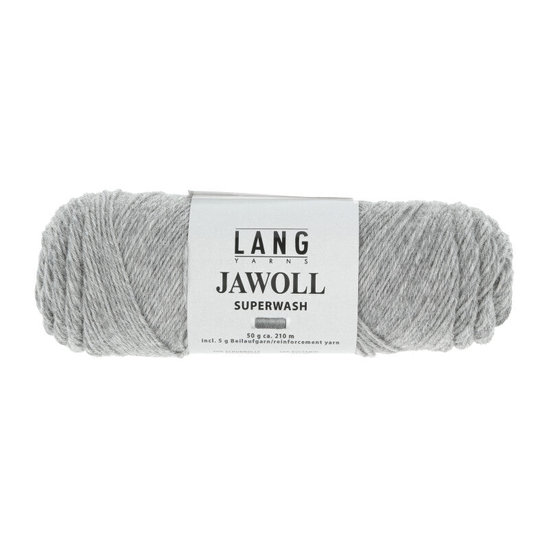 Lang Yarns Jawoll – Sukkalankojen klassikko ja kestävyyden salaisuus.
75 % puhdasta uutta villaa (Patagonian Corriedale), 25 % polyamidia
50 g = n. 210 m (Fingering-vahvuus)
Kerän sisällä on 5 gramman vahvikelankarulla samassa sävyssä.