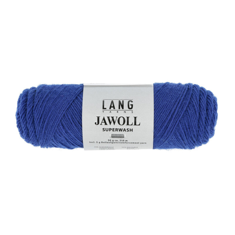 Lang Yarns Jawoll – Sukkalankojen klassikko ja kestävyyden salaisuus.
75 % puhdasta uutta villaa (Patagonian Corriedale), 25 % polyamidia
50 g = n. 210 m (Fingering-vahvuus)
Kerän sisällä on 5 gramman vahvikelankarulla samassa sävyssä.