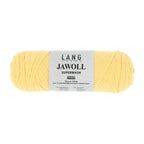 Lang Yarns Jawoll – Sukkalankojen klassikko ja kestävyyden salaisuus.
75 % puhdasta uutta villaa (Patagonian Corriedale), 25 % polyamidia
50 g = n. 210 m (Fingering-vahvuus)
Kerän sisällä on 5 gramman vahvikelankarulla samassa sävyssä.