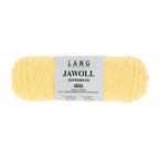 Lang Yarns Jawoll – Sukkalankojen klassikko ja kestävyyden salaisuus.
75 % puhdasta uutta villaa (Patagonian Corriedale), 25 % polyamidia
50 g = n. 210 m (Fingering-vahvuus)
Kerän sisällä on 5 gramman vahvikelankarulla samassa sävyssä.