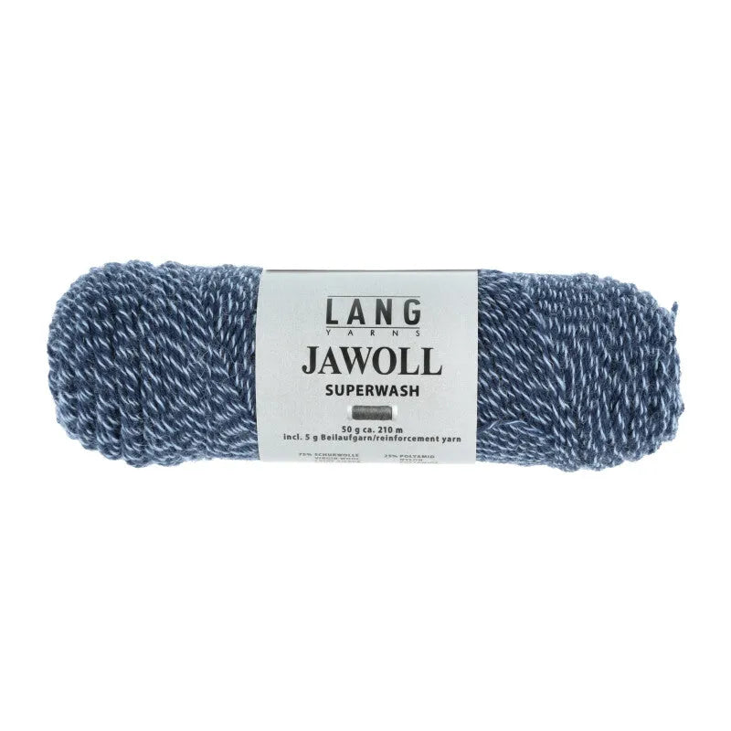Lang Yarns Jawoll – Sukkalankojen klassikko ja kestävyyden salaisuus.
75 % puhdasta uutta villaa (Patagonian Corriedale), 25 % polyamidia
50 g = n. 210 m (Fingering-vahvuus)
Kerän sisällä on 5 gramman vahvikelankarulla samassa sävyssä.