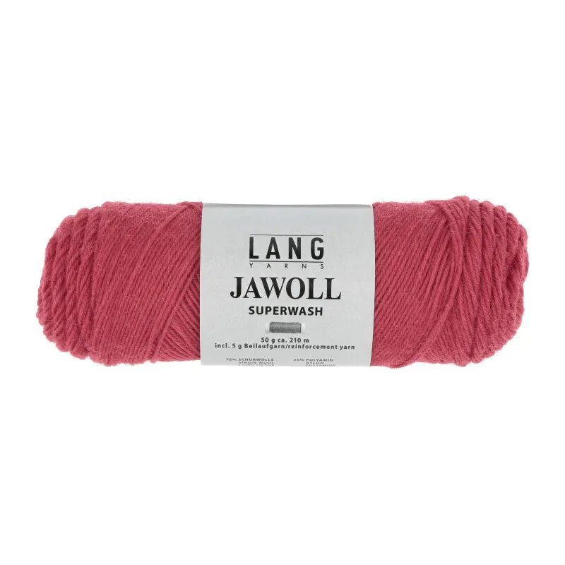 Lang Yarns Jawoll – Sukkalankojen klassikko ja kestävyyden salaisuus.
75 % puhdasta uutta villaa (Patagonian Corriedale), 25 % polyamidia
50 g = n. 210 m (Fingering-vahvuus)
Kerän sisällä on 5 gramman vahvikelankarulla samassa sävyssä.