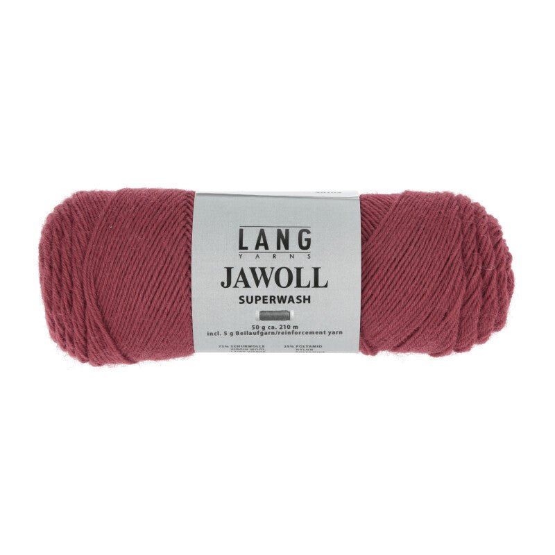Lang Yarns Jawoll – Sukkalankojen klassikko ja kestävyyden salaisuus.
75 % puhdasta uutta villaa (Patagonian Corriedale), 25 % polyamidia
50 g = n. 210 m (Fingering-vahvuus)
Kerän sisällä on 5 gramman vahvikelankarulla samassa sävyssä.