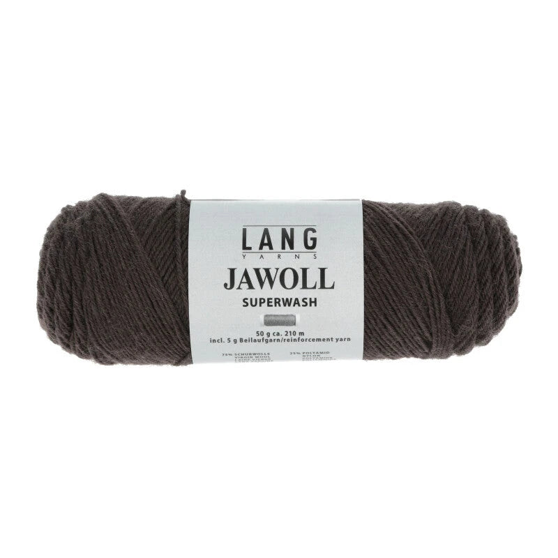 Lang Yarns Jawoll – Sukkalankojen klassikko ja kestävyyden salaisuus.
75 % puhdasta uutta villaa (Patagonian Corriedale), 25 % polyamidia
50 g = n. 210 m (Fingering-vahvuus)
Kerän sisällä on 5 gramman vahvikelankarulla samassa sävyssä.