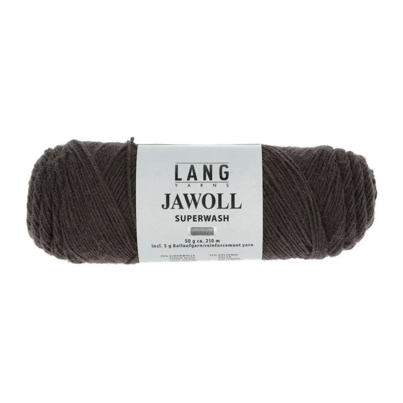 Lang Yarns Jawoll – Sukkalankojen klassikko ja kestävyyden salaisuus.
75 % puhdasta uutta villaa (Patagonian Corriedale), 25 % polyamidia
50 g = n. 210 m (Fingering-vahvuus)
Kerän sisällä on 5 gramman vahvikelankarulla samassa sävyssä.