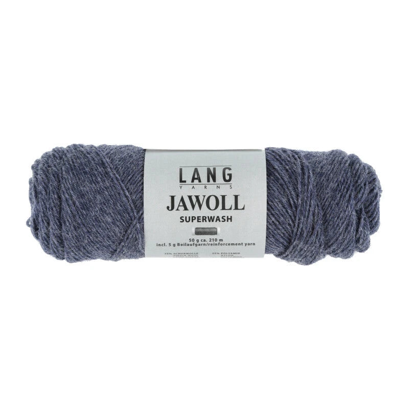 Lang Yarns Jawoll – Sukkalankojen klassikko ja kestävyyden salaisuus.
75 % puhdasta uutta villaa (Patagonian Corriedale), 25 % polyamidia
50 g = n. 210 m (Fingering-vahvuus)
Kerän sisällä on 5 gramman vahvikelankarulla samassa sävyssä.