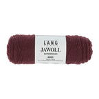 Lang Yarns Jawoll – Sukkalankojen klassikko ja kestävyyden salaisuus.
75 % puhdasta uutta villaa (Patagonian Corriedale), 25 % polyamidia
50 g = n. 210 m (Fingering-vahvuus)
Kerän sisällä on 5 gramman vahvikelankarulla samassa sävyssä.
