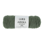 Lang Yarns Jawoll – Sukkalankojen klassikko ja kestävyyden salaisuus.
75 % puhdasta uutta villaa (Patagonian Corriedale), 25 % polyamidia
50 g = n. 210 m (Fingering-vahvuus)
Kerän sisällä on 5 gramman vahvikelankarulla samassa sävyssä.