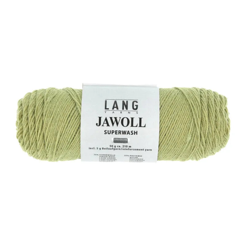 Lang Yarns Jawoll – Sukkalankojen klassikko ja kestävyyden salaisuus.
75 % puhdasta uutta villaa (Patagonian Corriedale), 25 % polyamidia
50 g = n. 210 m (Fingering-vahvuus)
Kerän sisällä on 5 gramman vahvikelankarulla samassa sävyssä.