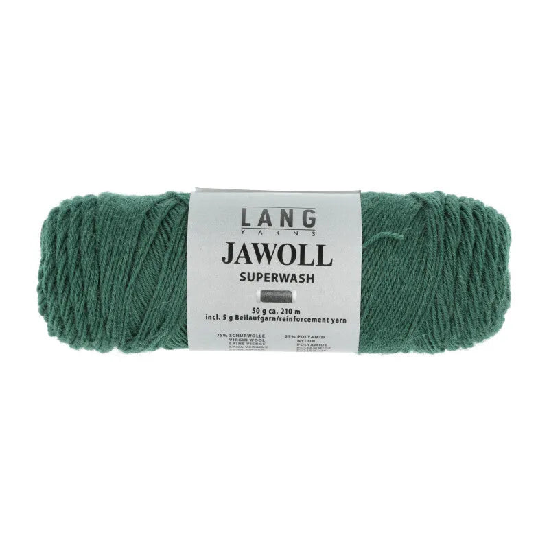 Lang Yarns Jawoll – Sukkalankojen klassikko ja kestävyyden salaisuus.
75 % puhdasta uutta villaa (Patagonian Corriedale), 25 % polyamidia
50 g = n. 210 m (Fingering-vahvuus)
Kerän sisällä on 5 gramman vahvikelankarulla samassa sävyssä.