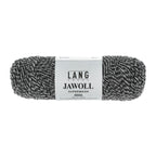 Lang Yarns Jawoll – Sukkalankojen klassikko ja kestävyyden salaisuus.
75 % puhdasta uutta villaa (Patagonian Corriedale), 25 % polyamidia
50 g = n. 210 m (Fingering-vahvuus)
Kerän sisällä on 5 gramman vahvikelankarulla samassa sävyssä.
