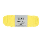 Lang Yarns Jawoll – Sukkalankojen klassikko ja kestävyyden salaisuus.
75 % puhdasta uutta villaa (Patagonian Corriedale), 25 % polyamidia
50 g = n. 210 m (Fingering-vahvuus)
Kerän sisällä on 5 gramman vahvikelankarulla samassa sävyssä.