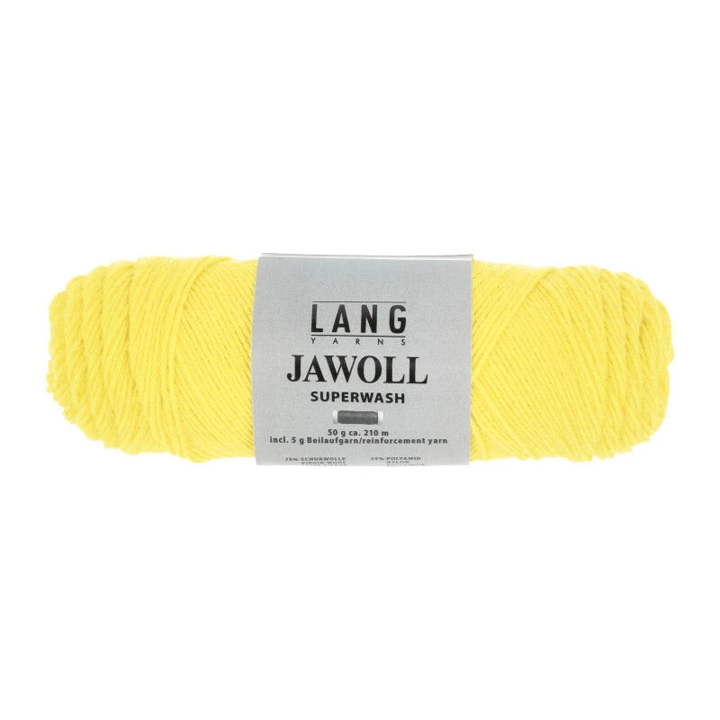 Lang Yarns Jawoll – Sukkalankojen klassikko ja kestävyyden salaisuus.
75 % puhdasta uutta villaa (Patagonian Corriedale), 25 % polyamidia
50 g = n. 210 m (Fingering-vahvuus)
Kerän sisällä on 5 gramman vahvikelankarulla samassa sävyssä.