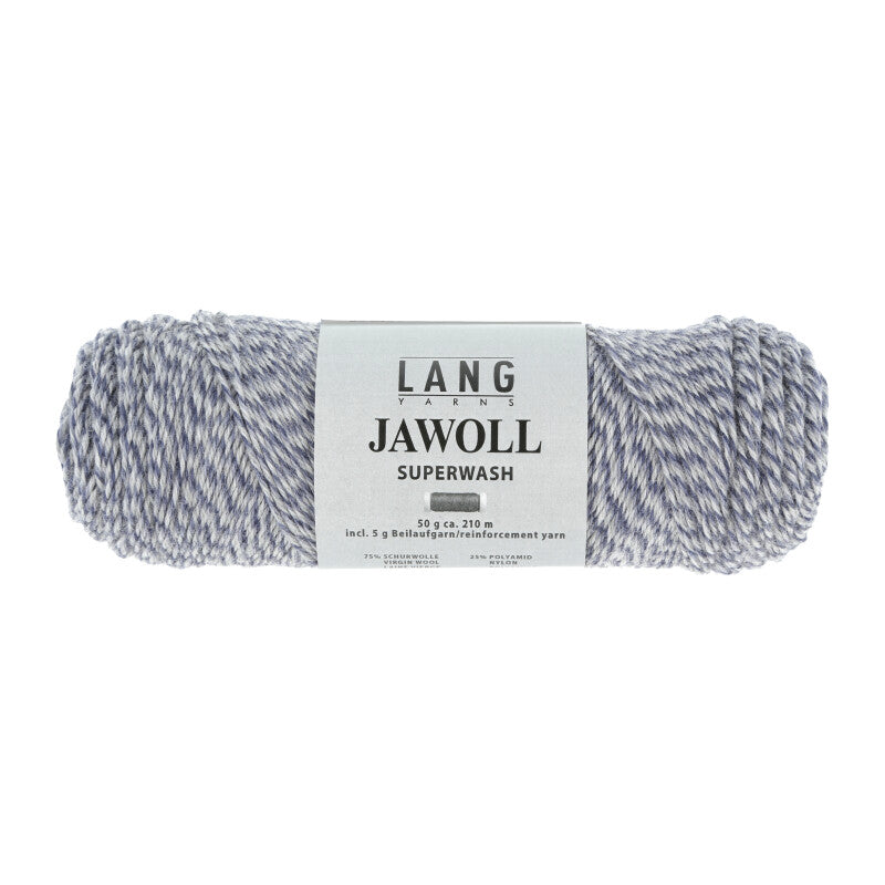Lang Yarns Jawoll – Sukkalankojen klassikko ja kestävyyden salaisuus.
75 % puhdasta uutta villaa (Patagonian Corriedale), 25 % polyamidia
50 g = n. 210 m (Fingering-vahvuus)
Kerän sisällä on 5 gramman vahvikelankarulla samassa sävyssä.