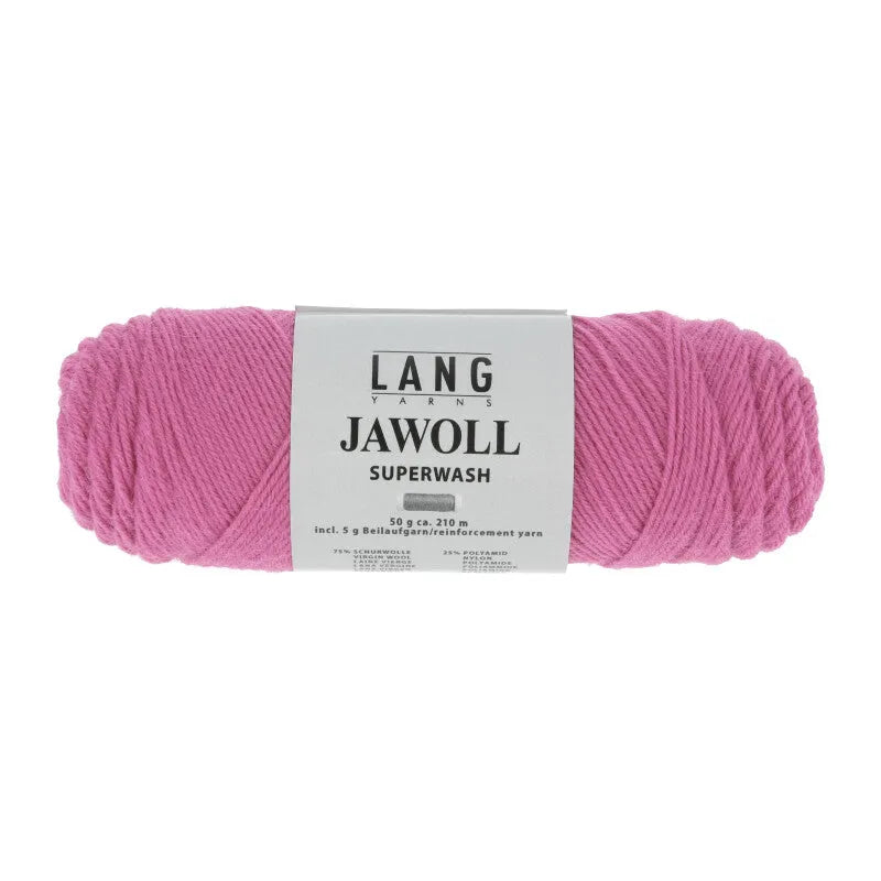 Lang Yarns Jawoll – Sukkalankojen klassikko ja kestävyyden salaisuus.
75 % puhdasta uutta villaa (Patagonian Corriedale), 25 % polyamidia
50 g = n. 210 m (Fingering-vahvuus)
Kerän sisällä on 5 gramman vahvikelankarulla samassa sävyssä.