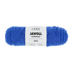 Lang Yarns Jawoll – Sukkalankojen klassikko ja kestävyyden salaisuus.
75 % puhdasta uutta villaa (Patagonian Corriedale), 25 % polyamidia
50 g = n. 210 m (Fingering-vahvuus)
Kerän sisällä on 5 gramman vahvikelankarulla samassa sävyssä.