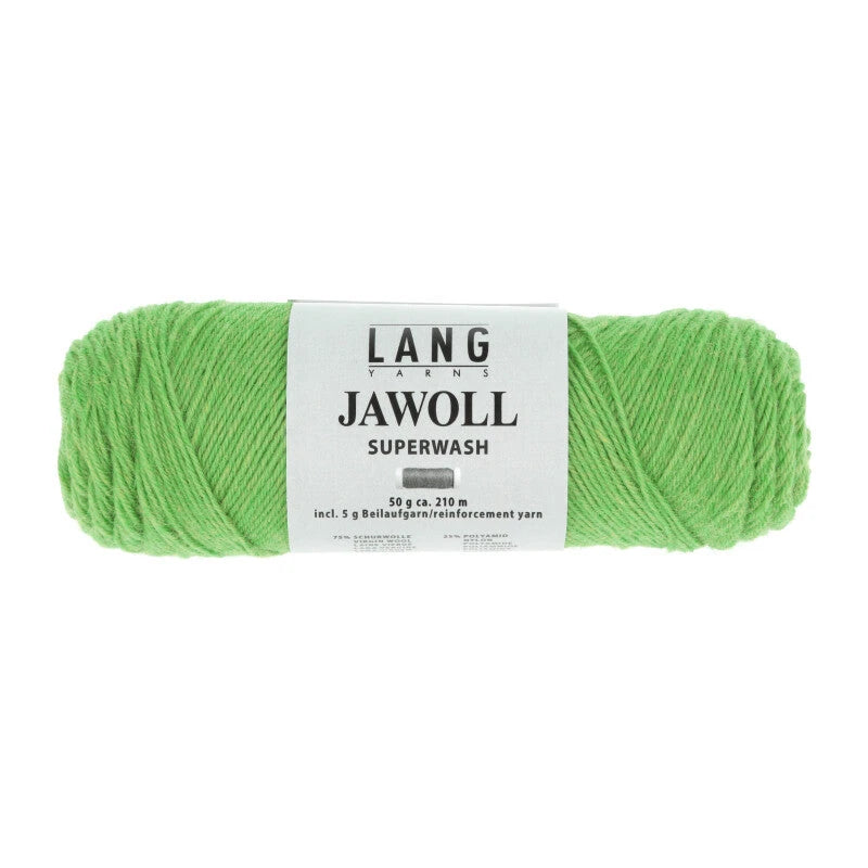 Lang Yarns Jawoll – Sukkalankojen klassikko ja kestävyyden salaisuus.
75 % puhdasta uutta villaa (Patagonian Corriedale), 25 % polyamidia
50 g = n. 210 m (Fingering-vahvuus)
Kerän sisällä on 5 gramman vahvikelankarulla samassa sävyssä.