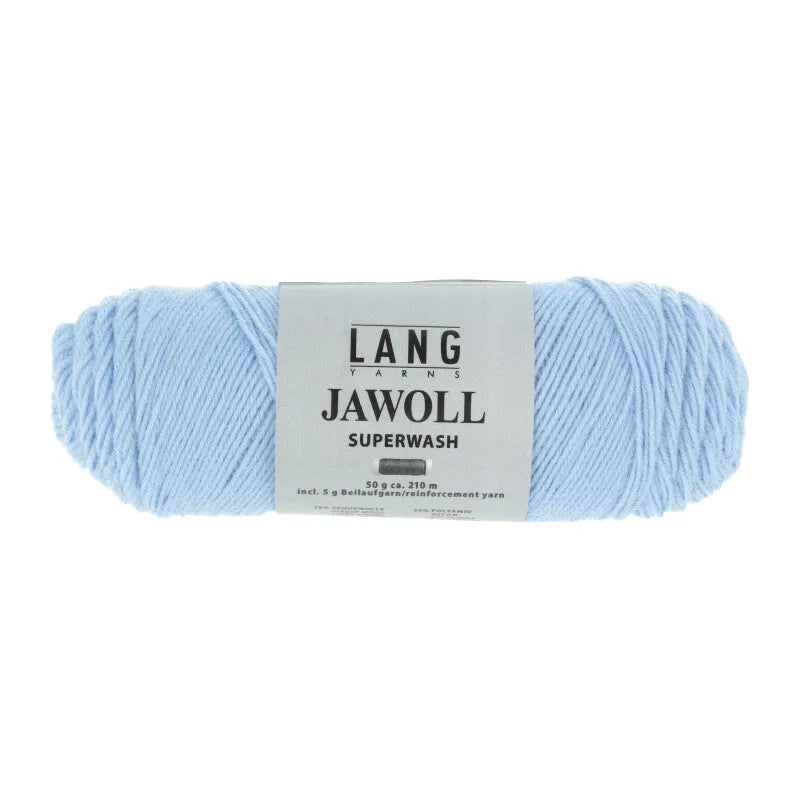 Lang Yarns Jawoll – Sukkalankojen klassikko ja kestävyyden salaisuus.
75 % puhdasta uutta villaa (Patagonian Corriedale), 25 % polyamidia
50 g = n. 210 m (Fingering-vahvuus)
Kerän sisällä on 5 gramman vahvikelankarulla samassa sävyssä.