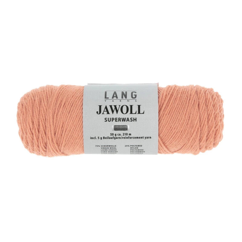Lang Yarns Jawoll – Sukkalankojen klassikko ja kestävyyden salaisuus.
75 % puhdasta uutta villaa (Patagonian Corriedale), 25 % polyamidia
50 g = n. 210 m (Fingering-vahvuus)
Kerän sisällä on 5 gramman vahvikelankarulla samassa sävyssä.