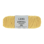 Lang Yarns Jawoll – Sukkalankojen klassikko ja kestävyyden salaisuus.
75 % puhdasta uutta villaa (Patagonian Corriedale), 25 % polyamidia
50 g = n. 210 m (Fingering-vahvuus)
Kerän sisällä on 5 gramman vahvikelankarulla samassa sävyssä.