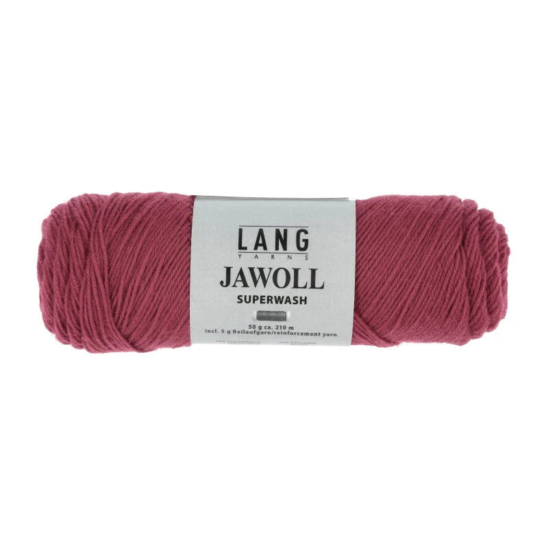 Lang Yarns Jawoll – Sukkalankojen klassikko ja kestävyyden salaisuus.
75 % puhdasta uutta villaa (Patagonian Corriedale), 25 % polyamidia
50 g = n. 210 m (Fingering-vahvuus)
Kerän sisällä on 5 gramman vahvikelankarulla samassa sävyssä.