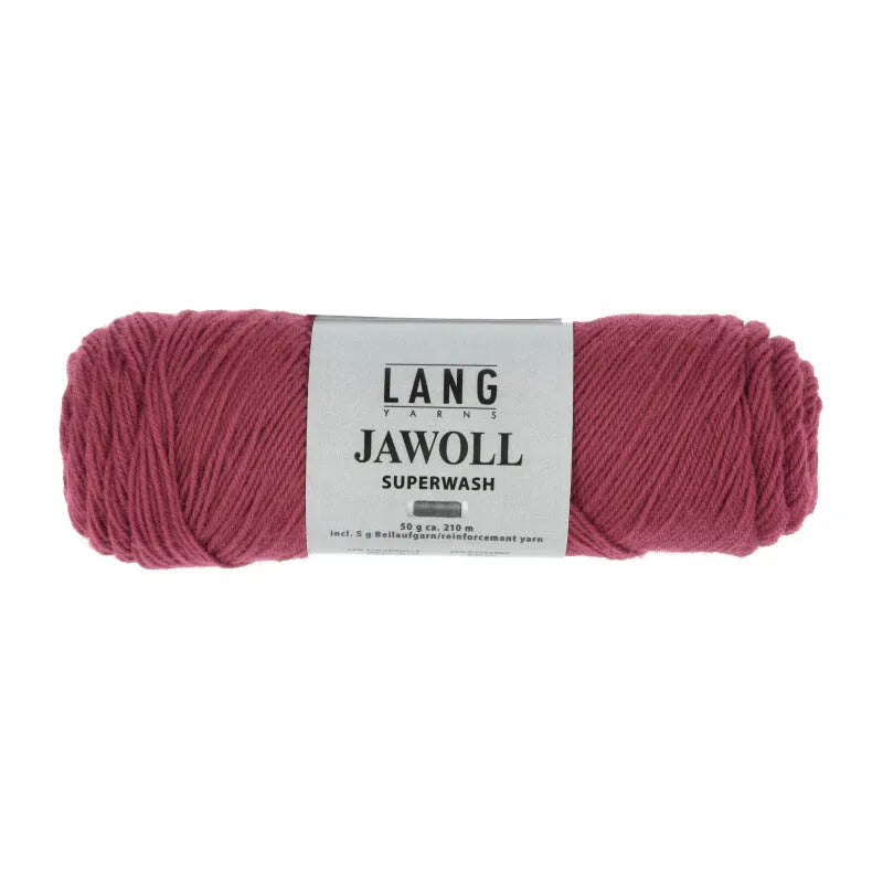 Lang Yarns Jawoll – Sukkalankojen klassikko ja kestävyyden salaisuus.
75 % puhdasta uutta villaa (Patagonian Corriedale), 25 % polyamidia
50 g = n. 210 m (Fingering-vahvuus)
Kerän sisällä on 5 gramman vahvikelankarulla samassa sävyssä.