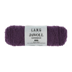Lang Yarns Jawoll – Sukkalankojen klassikko ja kestävyyden salaisuus.
75 % puhdasta uutta villaa (Patagonian Corriedale), 25 % polyamidia
50 g = n. 210 m (Fingering-vahvuus)
Kerän sisällä on 5 gramman vahvikelankarulla samassa sävyssä.