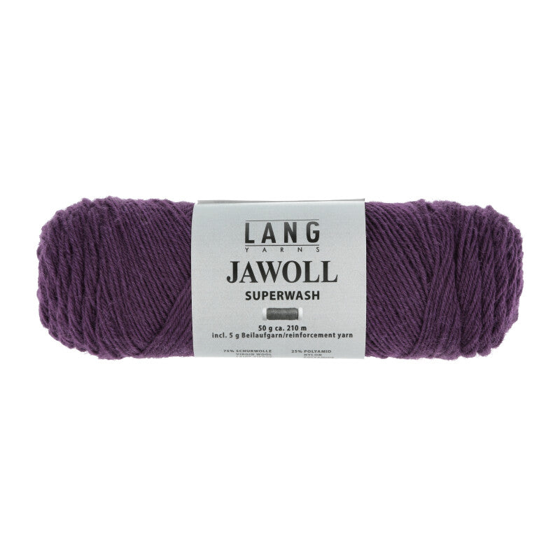 Lang Yarns Jawoll – Sukkalankojen klassikko ja kestävyyden salaisuus.
75 % puhdasta uutta villaa (Patagonian Corriedale), 25 % polyamidia
50 g = n. 210 m (Fingering-vahvuus)
Kerän sisällä on 5 gramman vahvikelankarulla samassa sävyssä.