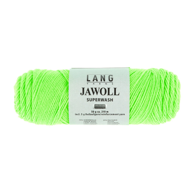 Lang Yarns Jawoll – Sukkalankojen klassikko ja kestävyyden salaisuus.
75 % puhdasta uutta villaa (Patagonian Corriedale), 25 % polyamidia
50 g = n. 210 m (Fingering-vahvuus)
Kerän sisällä on 5 gramman vahvikelankarulla samassa sävyssä.