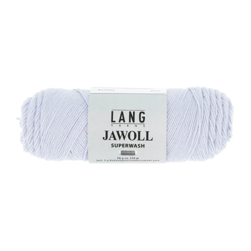 Lang Yarns Jawoll – Sukkalankojen klassikko ja kestävyyden salaisuus.
75 % puhdasta uutta villaa (Patagonian Corriedale), 25 % polyamidia
50 g = n. 210 m (Fingering-vahvuus)
Kerän sisällä on 5 gramman vahvikelankarulla samassa sävyssä.