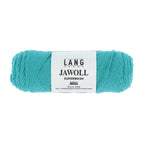 Lang Yarns Jawoll – Sukkalankojen klassikko ja kestävyyden salaisuus.
75 % puhdasta uutta villaa (Patagonian Corriedale), 25 % polyamidia
50 g = n. 210 m (Fingering-vahvuus)
Kerän sisällä on 5 gramman vahvikelankarulla samassa sävyssä.