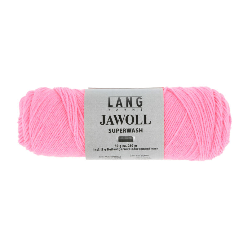Lang Yarns Jawoll – Sukkalankojen klassikko ja kestävyyden salaisuus.
75 % puhdasta uutta villaa (Patagonian Corriedale), 25 % polyamidia
50 g = n. 210 m (Fingering-vahvuus)
Kerän sisällä on 5 gramman vahvikelankarulla samassa sävyssä.