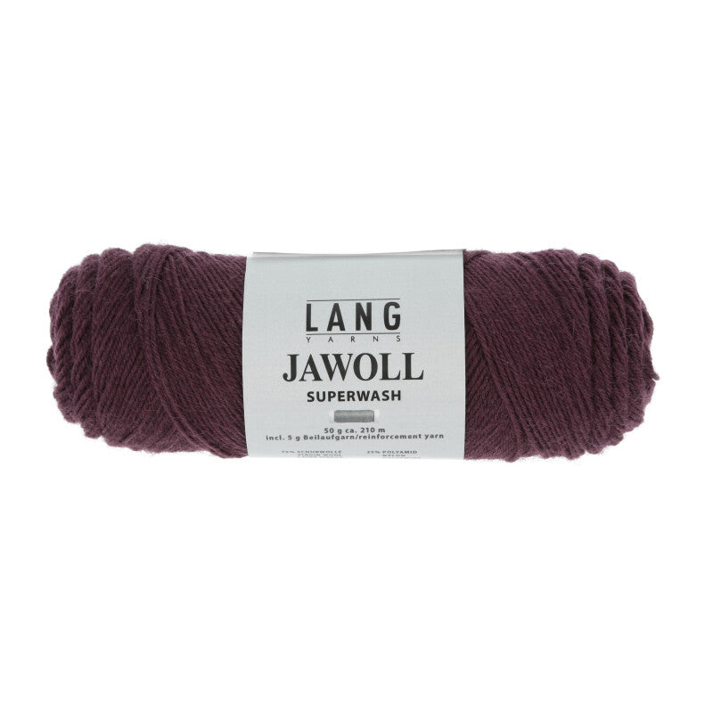 Lang Yarns Jawoll – Sukkalankojen klassikko ja kestävyyden salaisuus.
75 % puhdasta uutta villaa (Patagonian Corriedale), 25 % polyamidia
50 g = n. 210 m (Fingering-vahvuus)
Kerän sisällä on 5 gramman vahvikelankarulla samassa sävyssä.