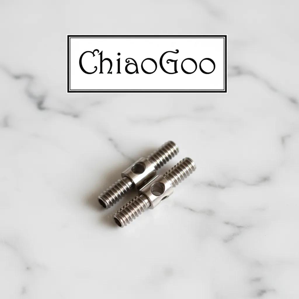 ChiaoGoo Small [S] -kaapeliliittimet (2 kpl) yhdistävät kaksi Small-kaapelia pitkäksi kokonaisuudeksi. Täydellinen apu peittoihin ja neuletyön sovitukseen!
