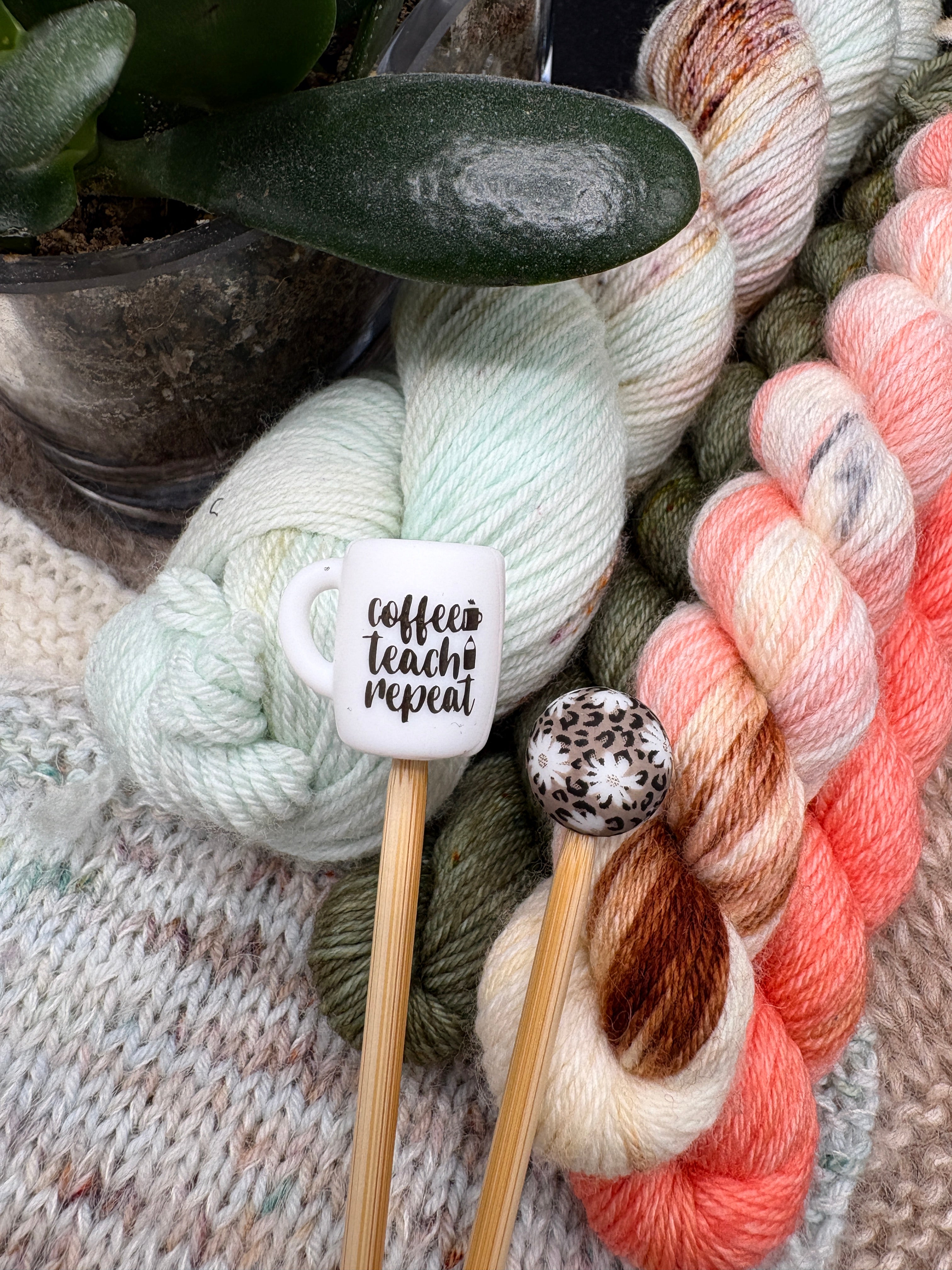 Silikoniset puikkostopparit (2 kpl) - Muki tekstillä