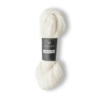 Isager Jensen 100 g (2x50 g) – Ryhdikäs 3-säikeinen tanskalainen villalanka palmikoihin ja pintaneuleisiin. Mulesing-vapaa. Tilaa lanka heti!