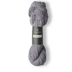 Isager Jensen 100 g (2x50 g) – Ryhdikäs 3-säikeinen tanskalainen villalanka palmikoihin ja pintaneuleisiin. Mulesing-vapaa. Tilaa lanka heti!