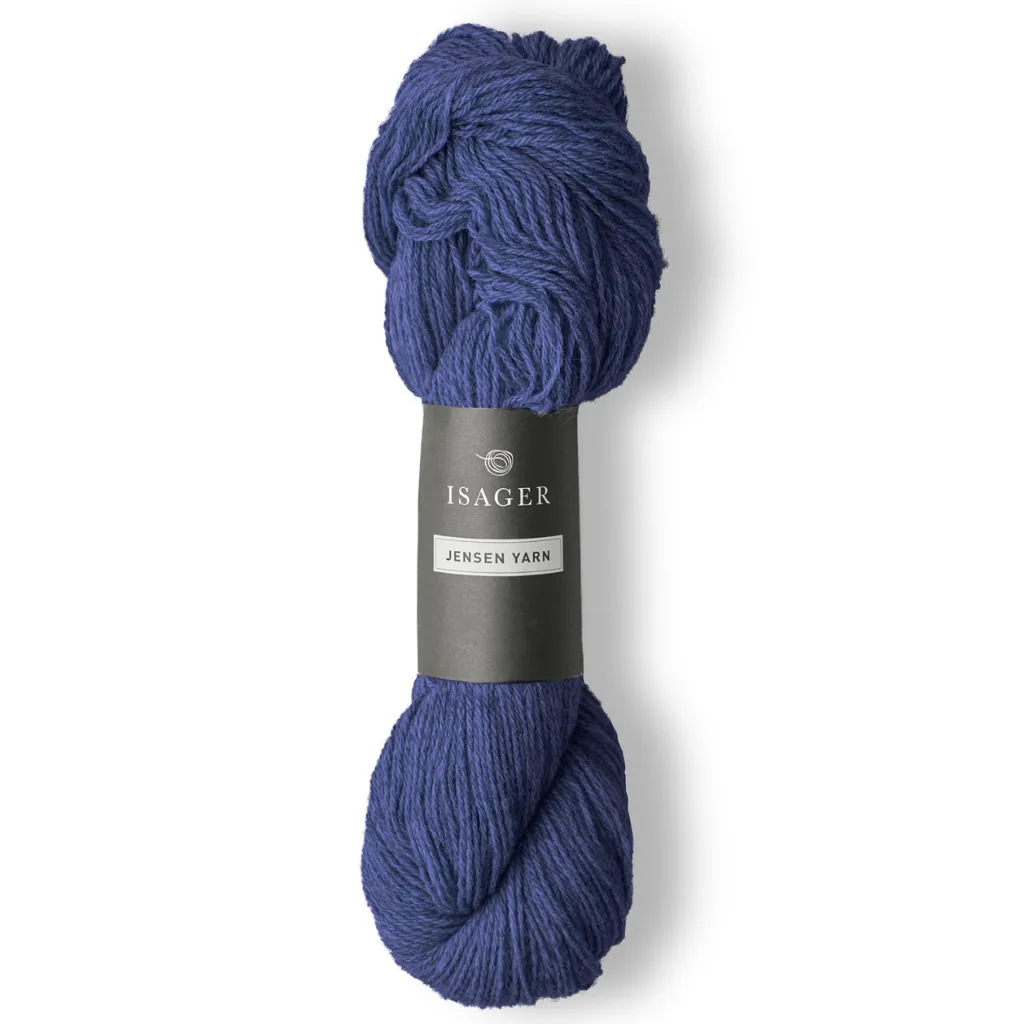 Isager Jensen 100 g (2x50 g) – Ryhdikäs 3-säikeinen tanskalainen villalanka palmikoihin ja pintaneuleisiin. Mulesing-vapaa. Tilaa lanka heti!