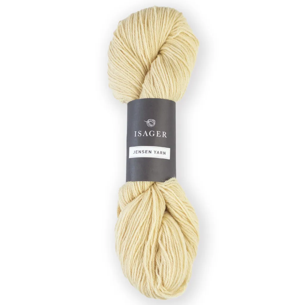 Isager Jensen 100 g (2x50 g) – Ryhdikäs 3-säikeinen tanskalainen villalanka palmikoihin ja pintaneuleisiin. Mulesing-vapaa. Tilaa lanka heti!