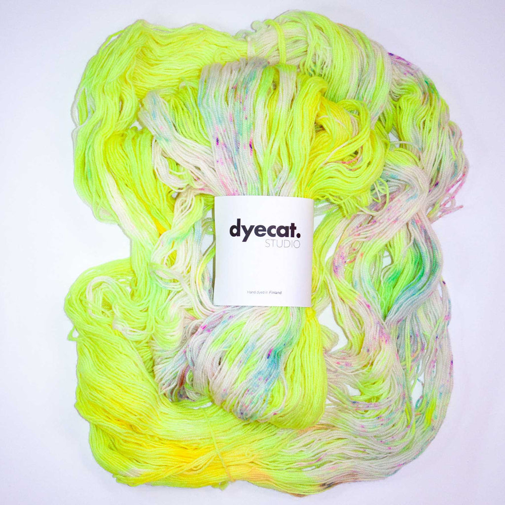 DyeCat Studio Kampalanka Fingering – Sileää pehmeyttä ja 100 % suomalaista artesaanilaatua