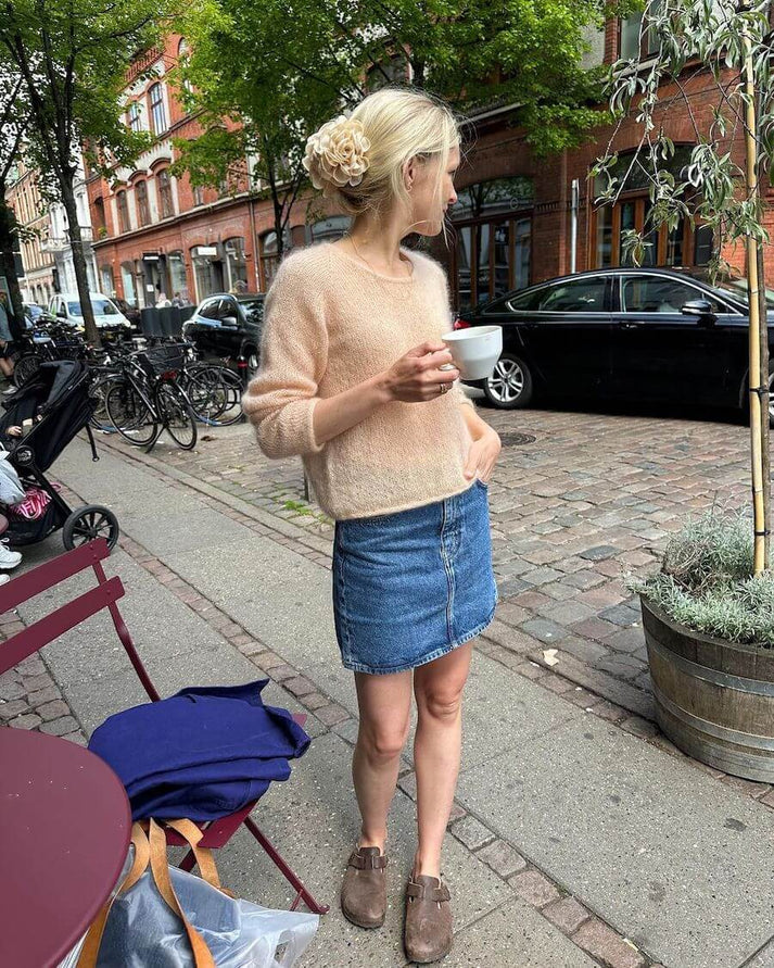 Cumulus Blouse O-neck on höyhenenkevyt, klassisen kaunis ja unelmanpehmeä neulepusero, jossa on ajaton pyöreä pääntie.