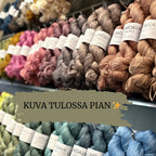 Lumoava Silkki II 
Lanka on ylellinen yhdistelmä superwash-käsiteltyä merinovillaa ja aitoa silkkiä.  100 gramman vyyhti sisältää peräti 400 metriä lankaa