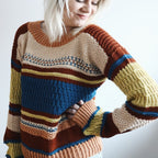 Hannemari Lehtosen (Hannemari Design) suunnittelema paita on hauska ja inspiroiva projekti. Tämä rento unisex-malli sopii upeasti kaikille, joten voit halutessasi neuloa tästä vaikka samistelupaidat sinulle ja hänelle!