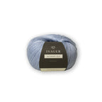 Isager Mulberry Silk 25 g – 100 % ylellinen mulperisilkkilanka. Tuo neuleeseen silkkisen pehmeyden ja kiillon toisen langan rinnalla. Tilaa silkki heti!