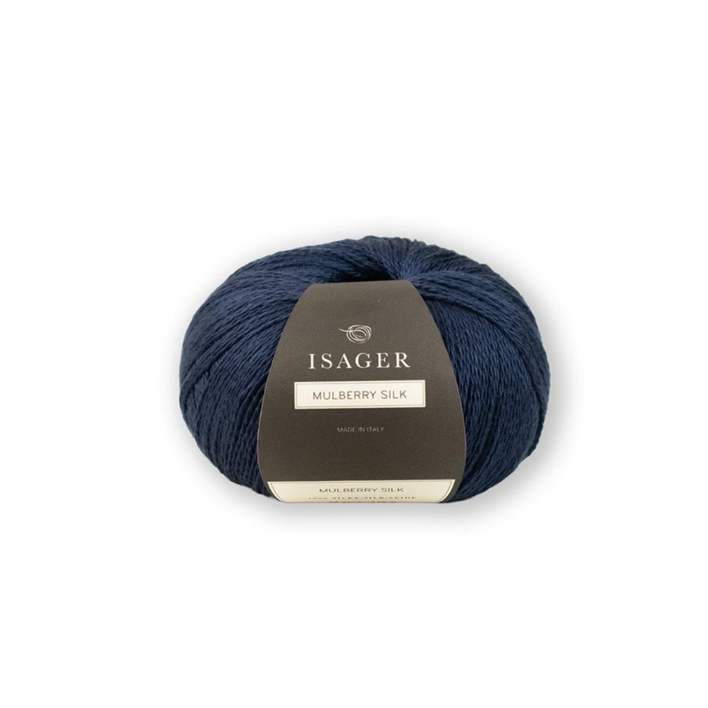Isager Mulberry Silk 25 g – 100 % ylellinen mulperisilkkilanka. Tuo neuleeseen silkkisen pehmeyden ja kiillon toisen langan rinnalla. Tilaa silkki heti!