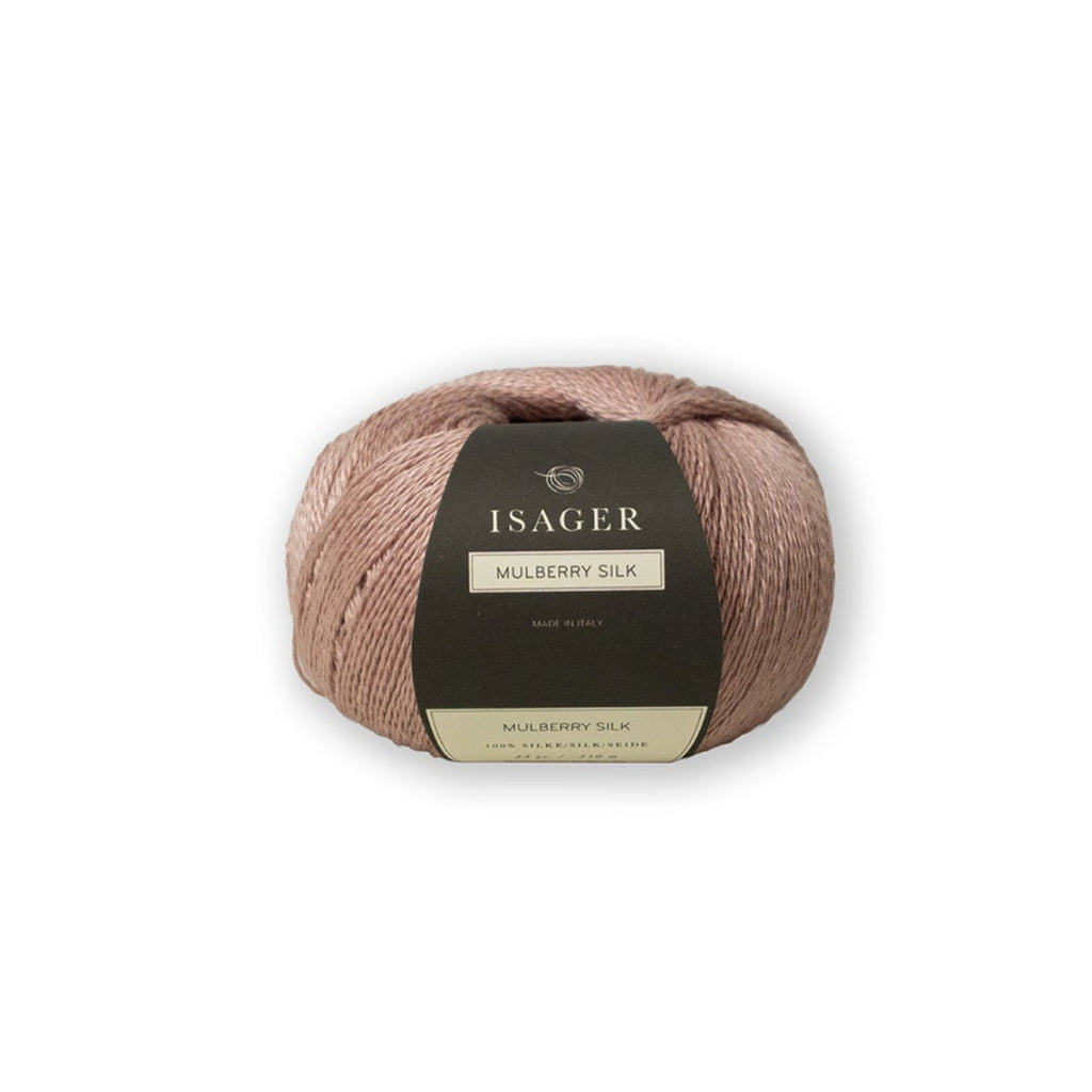 Isager Mulberry Silk 25 g – 100 % ylellinen mulperisilkkilanka. Tuo neuleeseen silkkisen pehmeyden ja kiillon toisen langan rinnalla. Tilaa silkki heti!