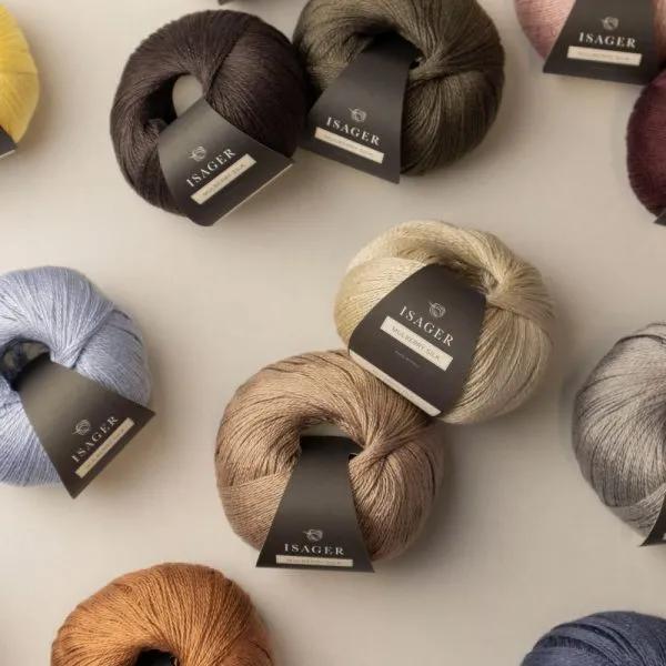 Isager Mulberry Silk 25 g – 100 % ylellinen mulperisilkkilanka. Tuo neuleeseen silkkisen pehmeyden ja kiillon toisen langan rinnalla. Tilaa silkki heti!