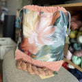 Carelia Handmade iso käsintehty projektipussi kantokahvalla ja sisätaskuilla. Mukana ihana kehruukuitu- tai käsinkehrätty minilankanäyte!